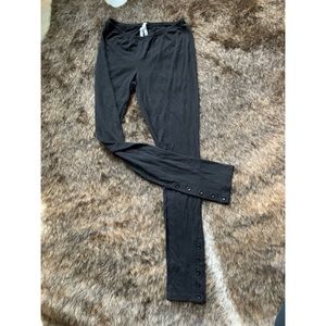 Black leggings with buttons, small